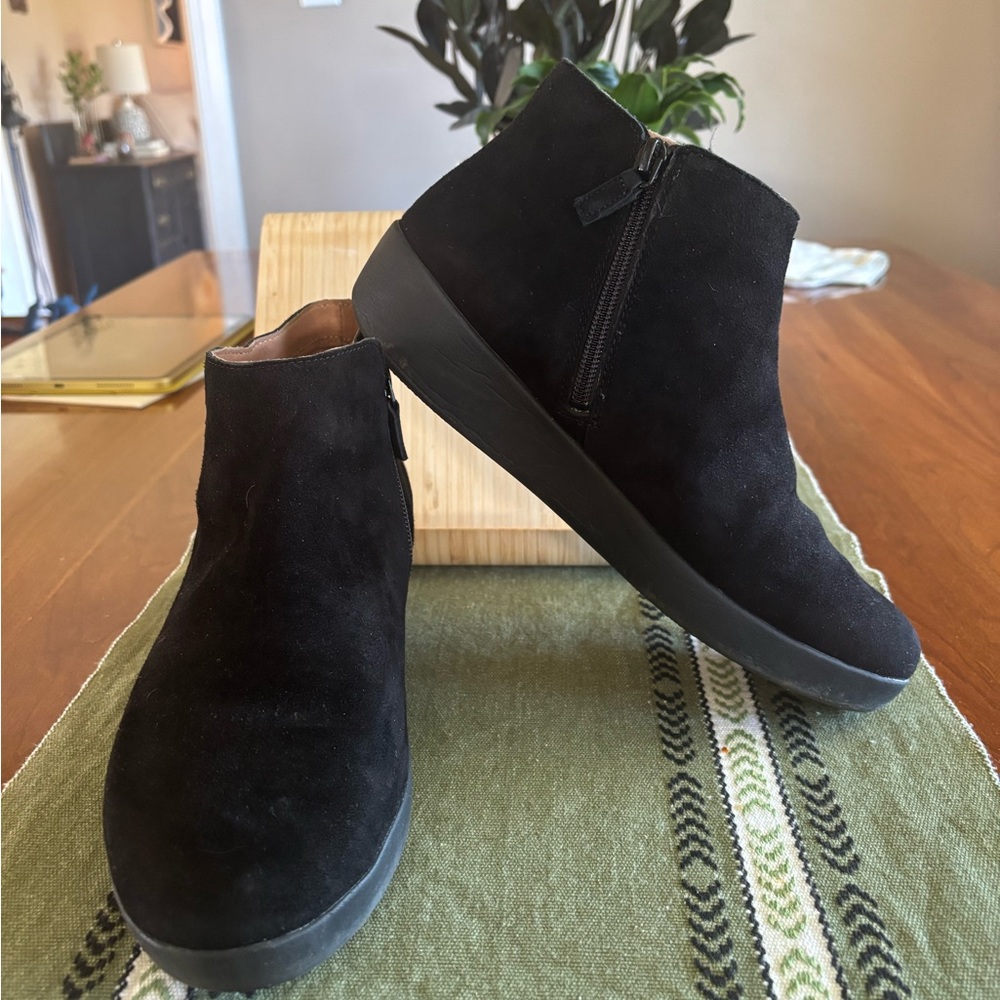 FitFlop Suede Booties
$50. Size 8.5
